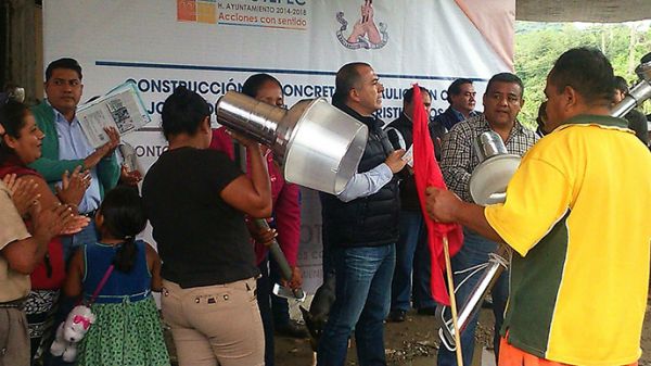 Antorcha logra luminarias para Xicotepec