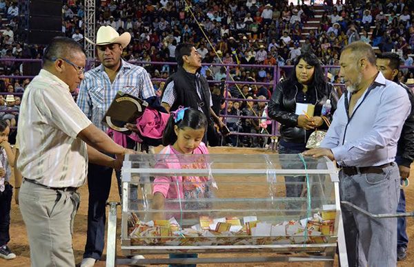 Gran cierre de feria Tecomatlán 2016