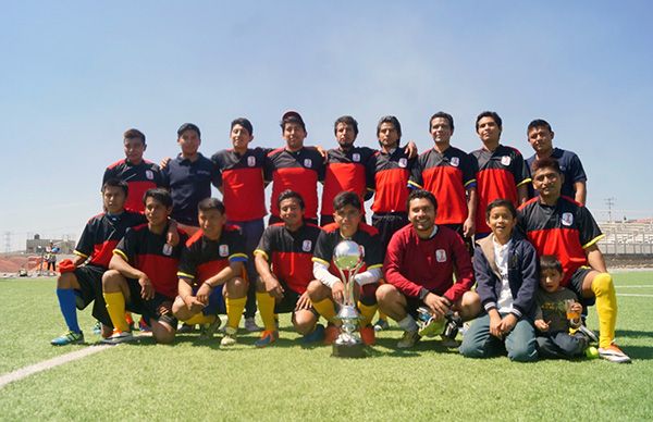 Realizan torneos de futbol en colonias del sur