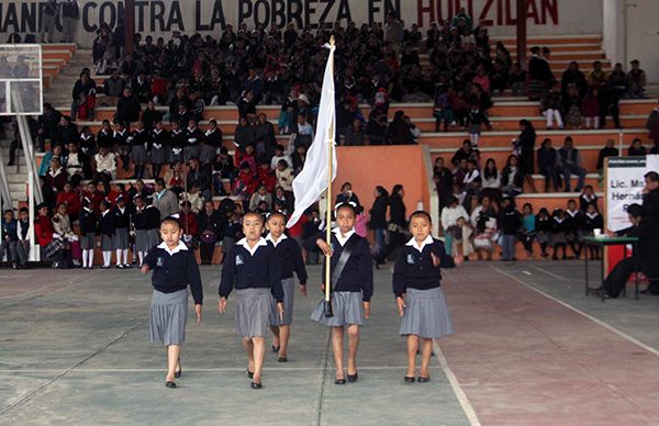 Realizan concurso de escoltas en Huitzilan de Serdán