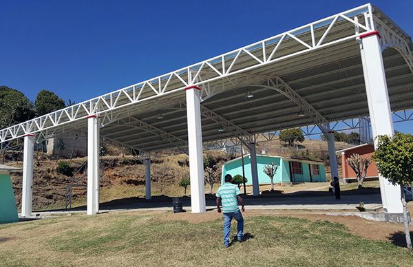 Avanzan obras gestionadas por Antorcha en Atzitzihuacan