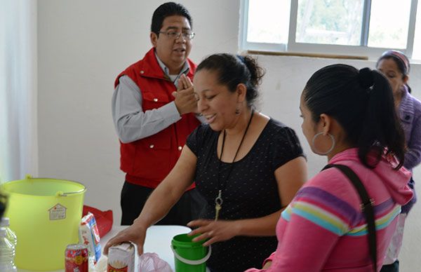 Entrega DIF Chimalhuacán apoyos a menores trabajadores en condiciones de vulnerabilidad