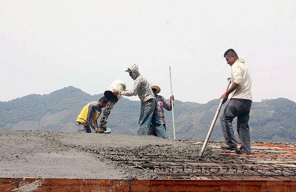 Avanza construcción de aulas en San Miguel del Progreso