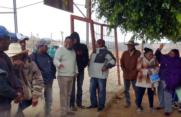 Promueve ayuntamiento antorchista trabajo temporal