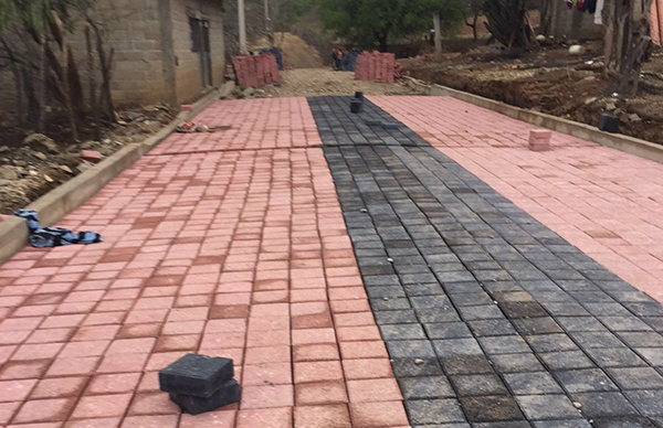Avanzan obras en Ahuatlán