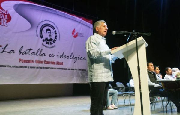 Llama Carreón Abud a estudiantes desarrollar un pensamiento crítico