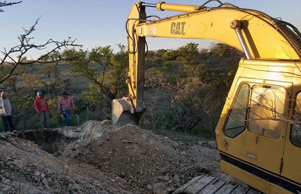 Inician obras de alcantarillado en Ahuatempan