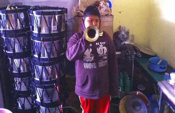 Logra Antorcha apoyos culturales