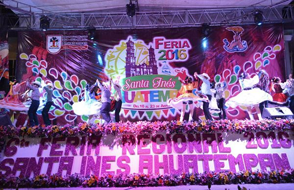 Con cultura se realiza la feria de Ahuatempan 2016