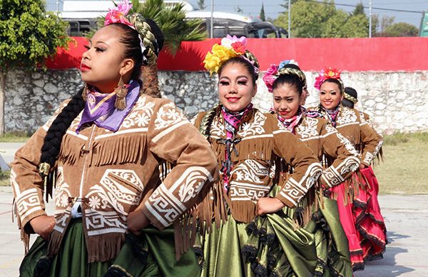 Realizan encuentro de danza en primarias