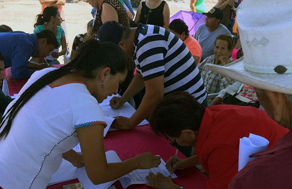 Familias de Hermosillo reciben bonos para vivienda, gestionada por Antorcha Campesina