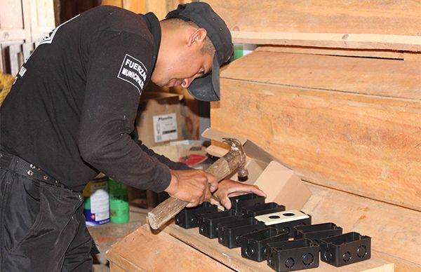 Policía de Huitzilan apoya a su comunidad