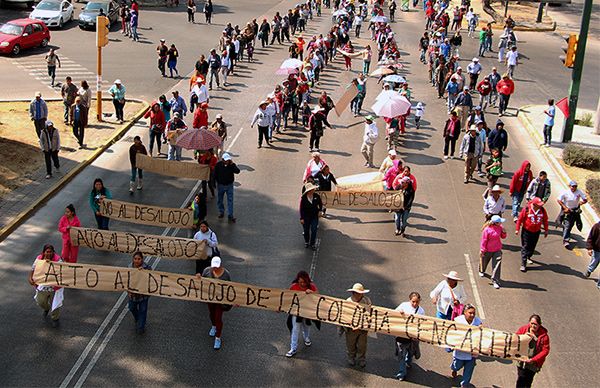Desplegado: ¡Alto a los fraudes y violaciones a la ley en materia de vivienda!