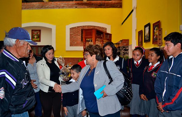 Piden a Hersilia Córdova ser madrina de generación