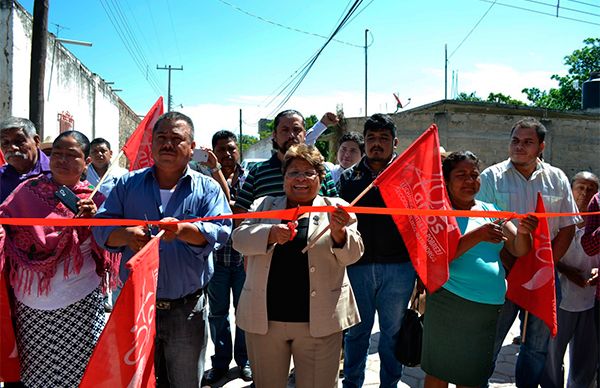 Inaugura Hersilia Córdova calle en Tlapanalá