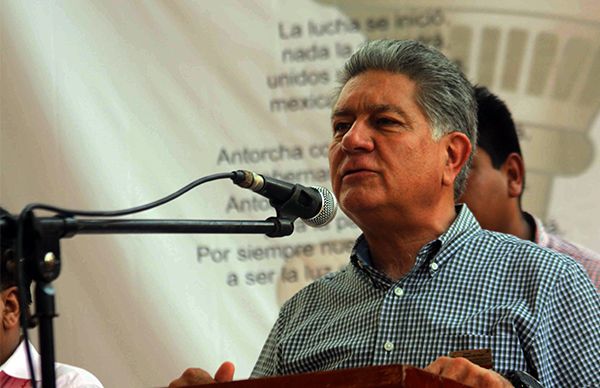 Anuncian Omar Carreón obras millonarias en Huitzilan