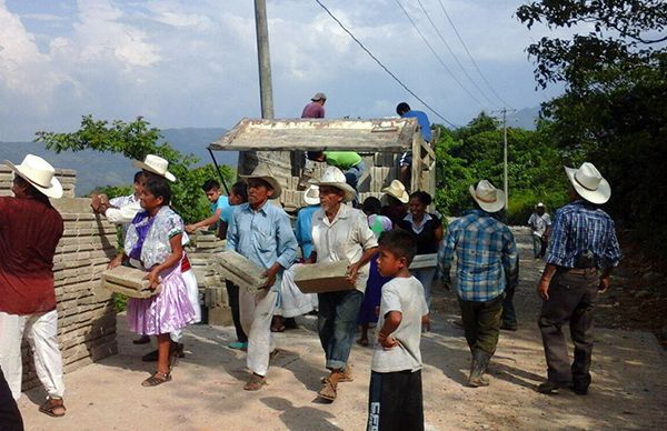 Logra Antorcha viviendas para Jopala