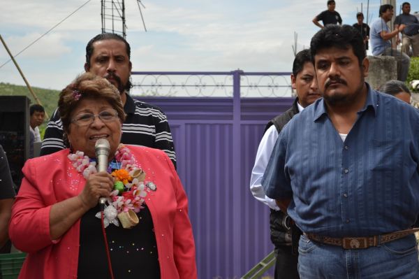 Logran diputados antorchistas electrificación en Tepeojuma