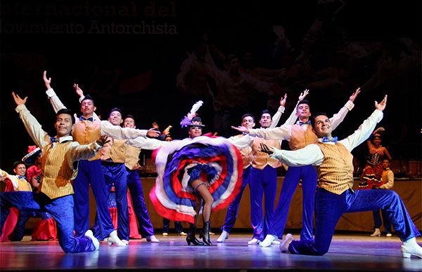Nos vemos el próximo año, le dice Antorcha a bailarines