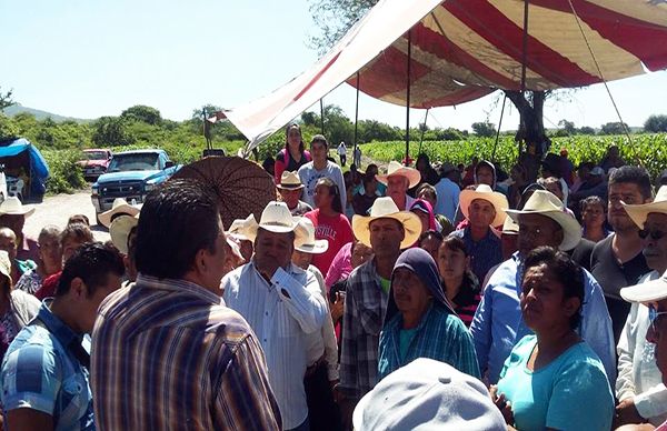 Minera intenta desalojar a campesinos en Chietla  