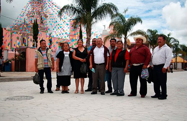 Inaugura edil antorchista pavimentación en Santa Clara