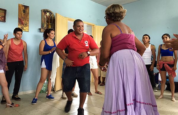 ¡Ensayan al ritmo de rumba!