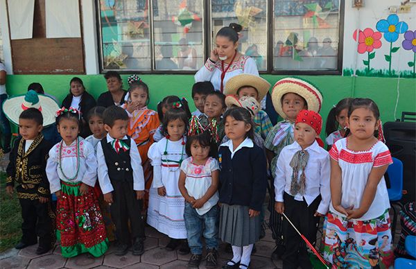 Celebra fiestas patrias en preescolar antorchista