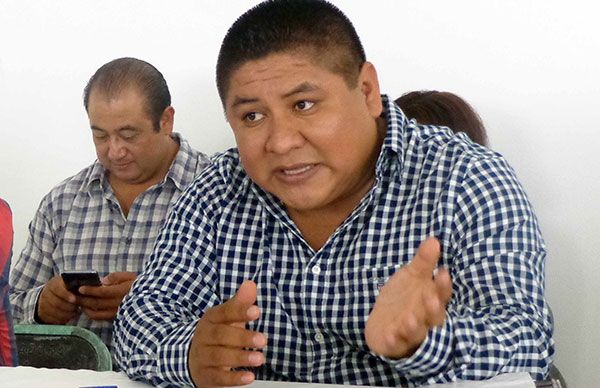 Se compromete edil de Cuetzalan a brindar de servicios básicos a pobladores 