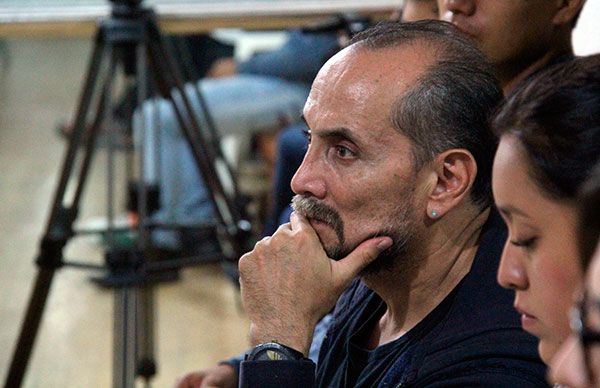 Entrevista: Un hombre sensible llevará siempre un libreto, un pincel o una guitarra, antes que un arma: Amancio Orta