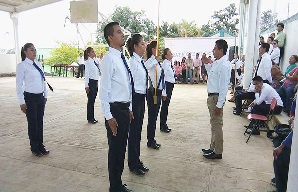 Antorcha Magisterial realiza 1er.Concurso estatal de escoltas