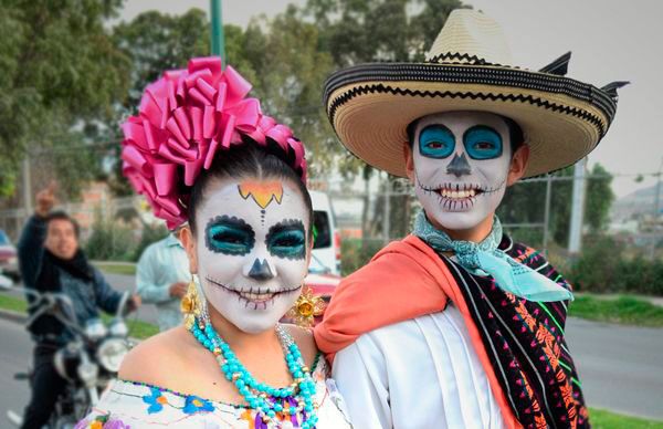  Los muertos de fiesta en II Festival Mictlán