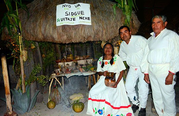  Realizan concurso de ofrendas en Ahuatempan