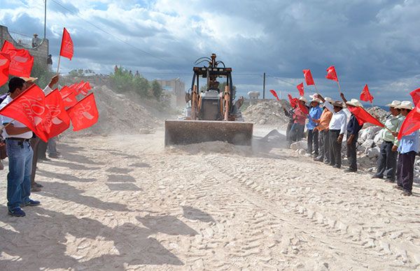 Arrancan obras en Tzicotlacoyan