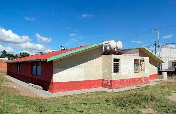  Olvida gobierno estatal secundaria en Xalmimilulco