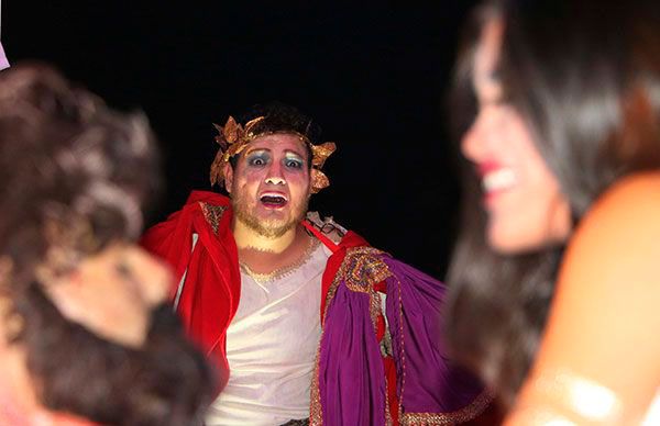 Invita edil a ciudadanía al teatro