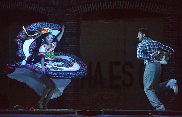 Engalana Ballet Nacional de Antorcha la Feria de La Conchita