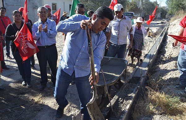  Por gestión de Antorcha, construyen calle en Huitziltepec
