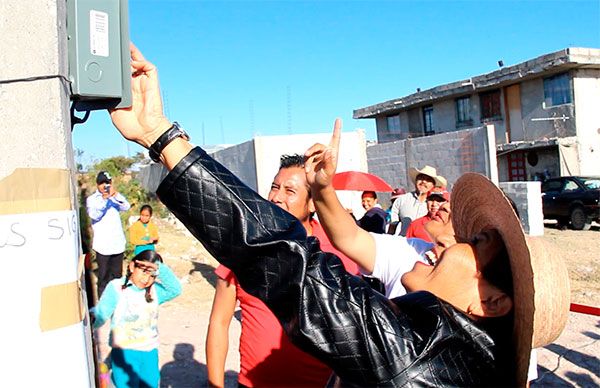 Inaugura Soraya Córdova obras en Santa Catarina