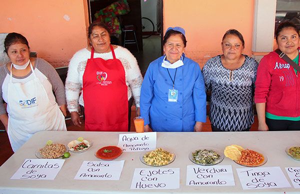 Capacita DIF de Ocoyucan a cocineras  