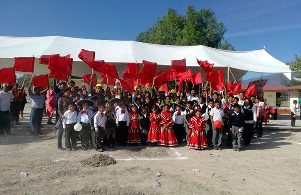 Lleva Antorcha techado a primaria en Ajalpan