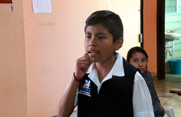 Me gustaría ganar porque quiero ser cantante: niño artista en la Espartaqueada