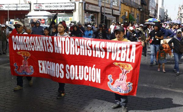 Desplegado: ¡20 mil comerciantes protestamos para exigir un alto a la campaña de terror y desprestigio en contra nuestra!