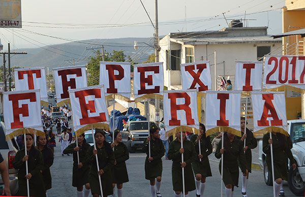 Con gran éxito inicia la Feria de Tepexi 