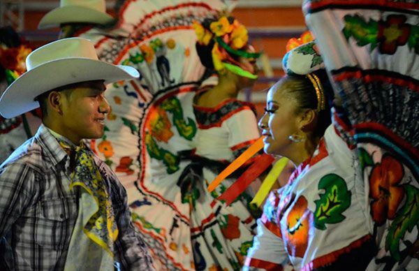Brilla el Ballet de Antorcha en la Feria de Tecomatlán 2017