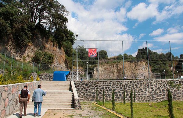 Construyen segunda etapa de unidad deportiva