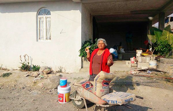  Entregan apoyos de vivienda en Atlixco