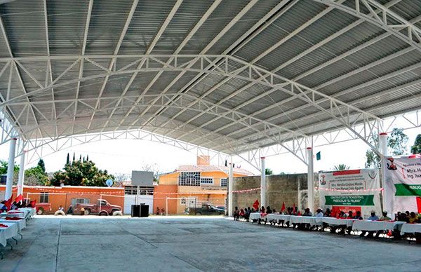     Inaugura Hersilia Córdova techado en Huaquechula