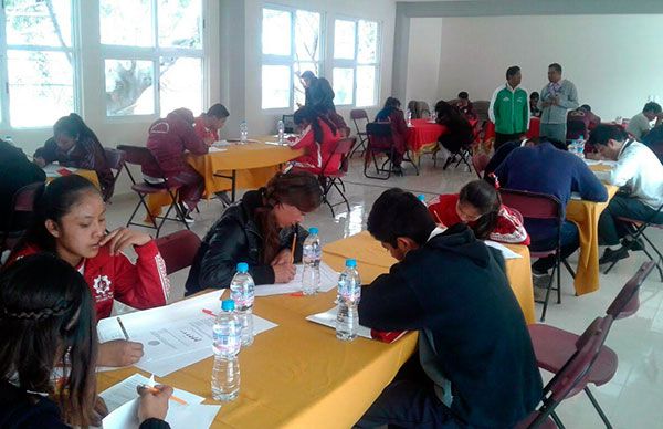Avanzan a eliminatoria estatal de Matemáticas