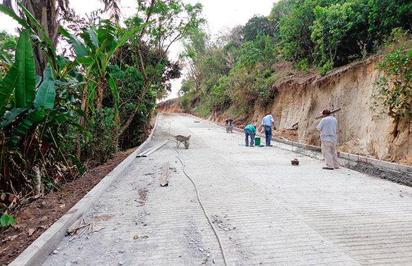  Etiquetan diputados antorchistas 800 mil pesos para obra en Ayotoxco