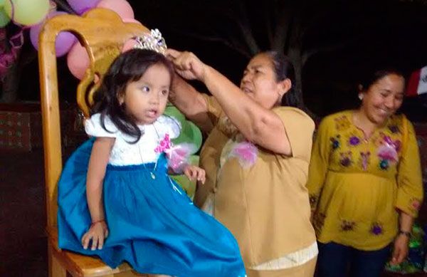 Tienen Reina de la Primavera en Teco